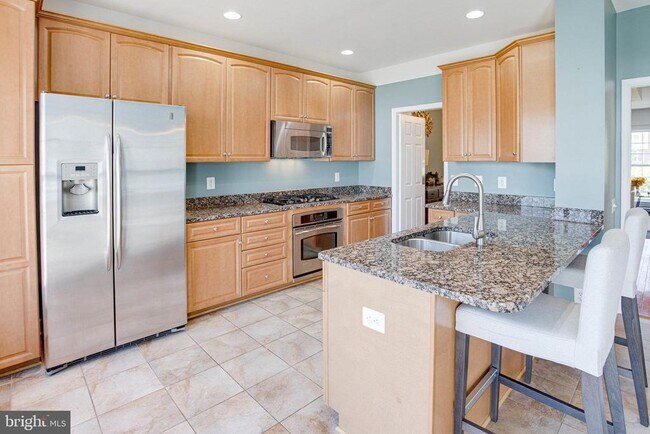 Building Photo - 14633 Weeburn Way