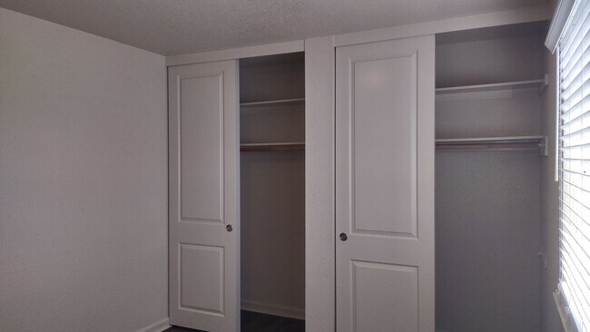 Building Photo - 8956 Red Leaf Way