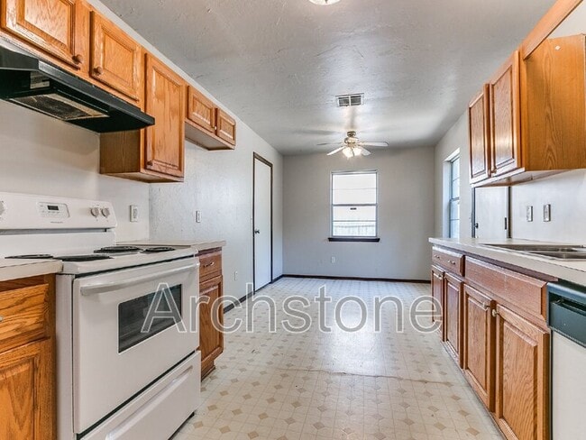 Building Photo - 5216 Coble St