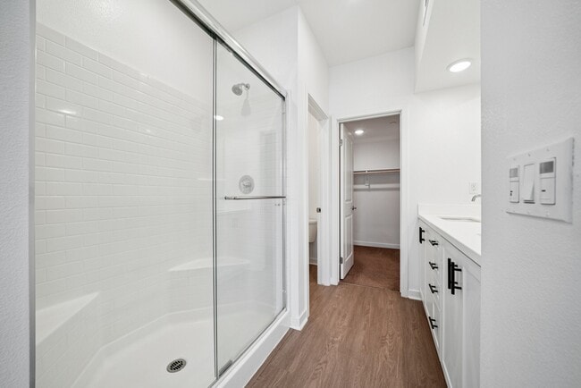 Building Photo - 11048 Luminate Dr