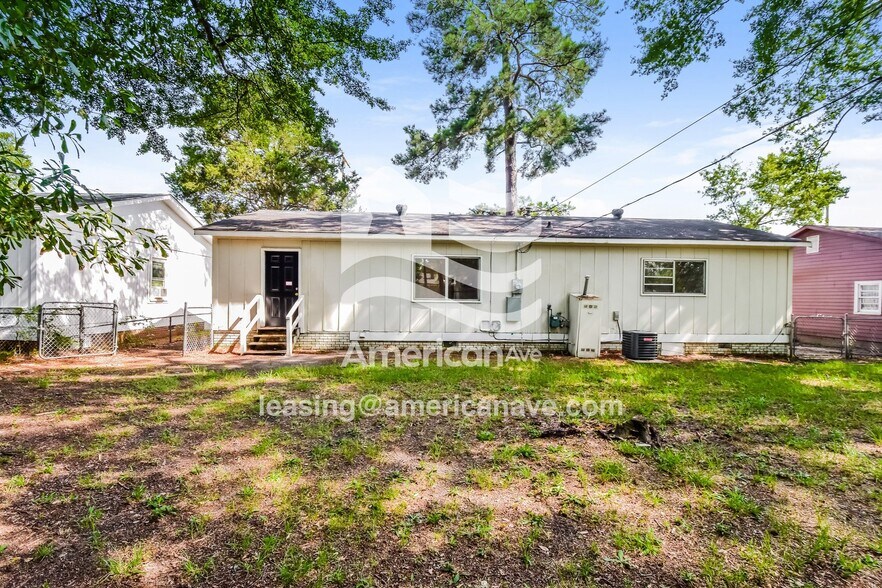 Building Photo - 926 Poplar St