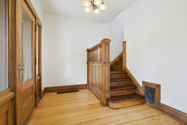 Building Photo - Historic 3 bedroom townhome with recent upgrades.