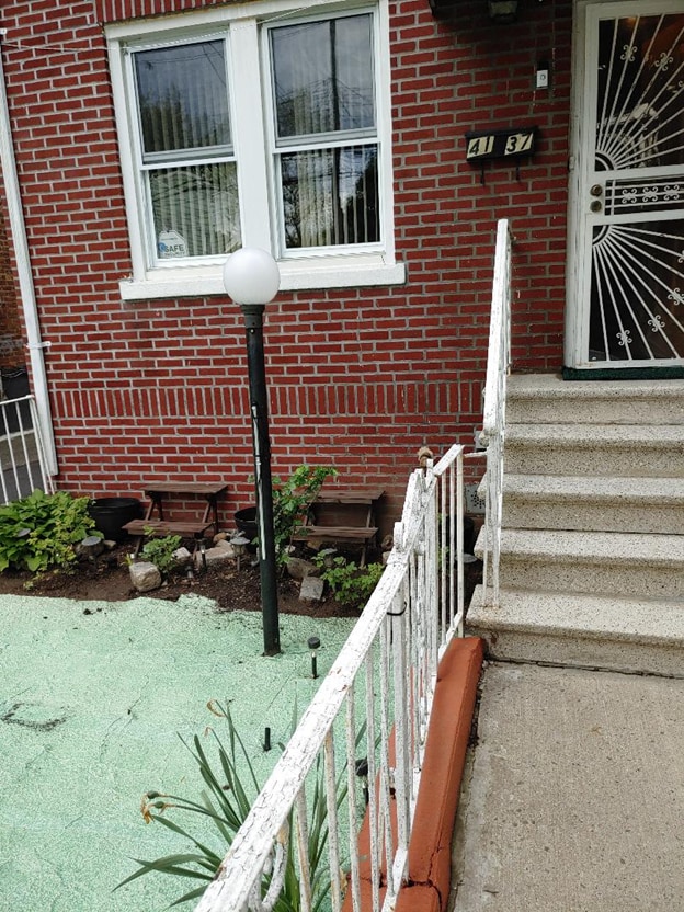 Steps - 4137 Boyd Ave