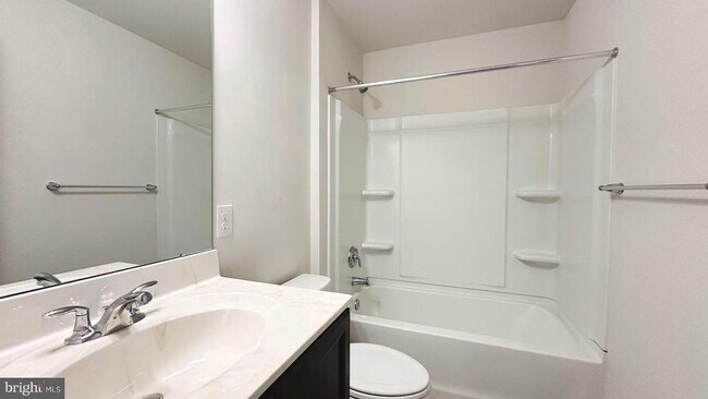 Building Photo - 229 Wynstone Ct