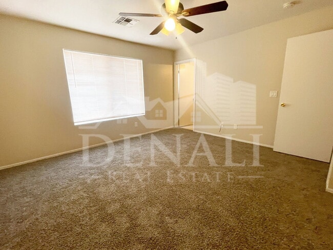 Building Photo - 8930 W Catalina Dr
