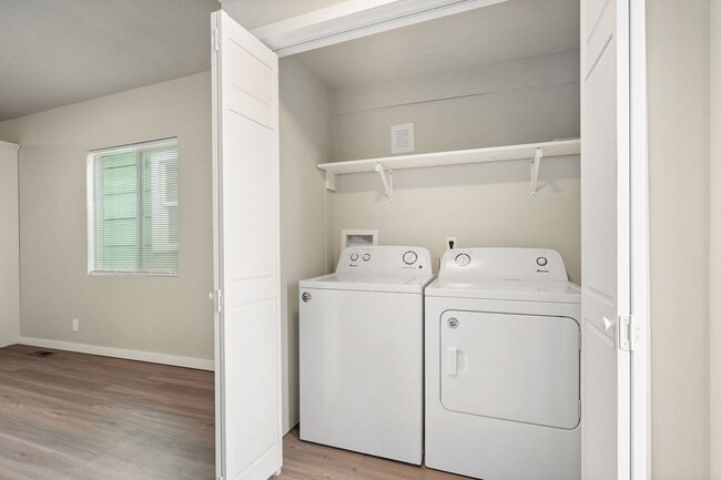 Building Photo - Recently Remodeled 3 Bedroom Home in Everett!