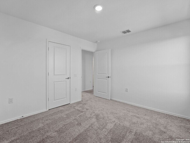 Building Photo - 910 Stricker Path