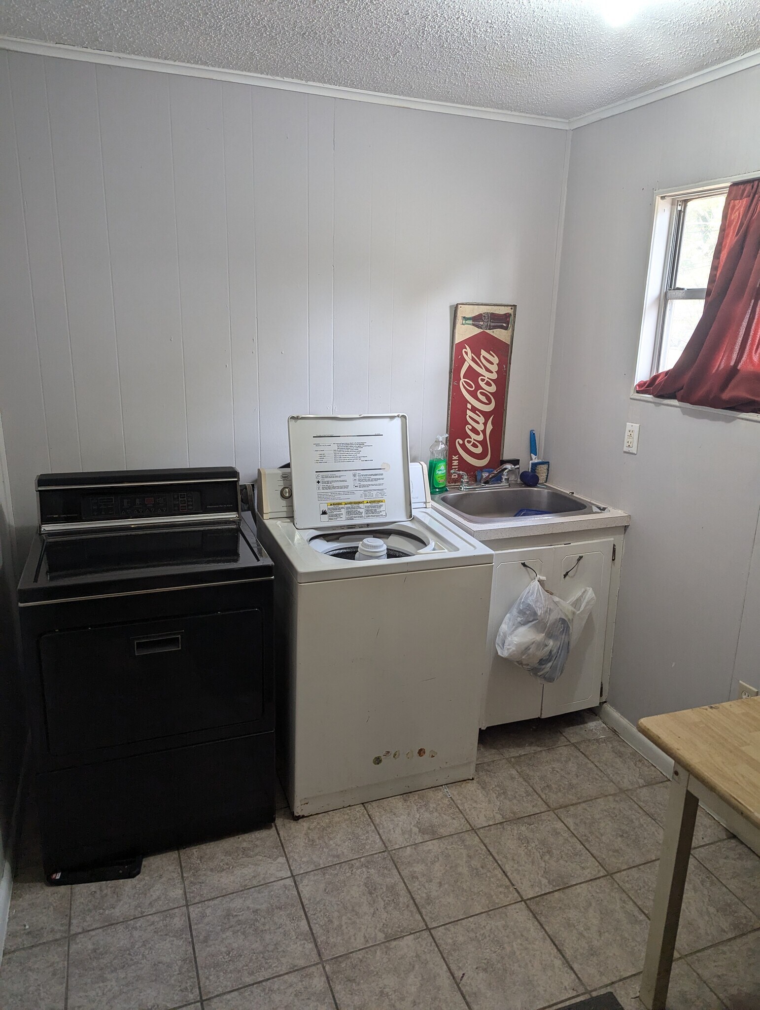 Laundry room - 509 S Wilson St