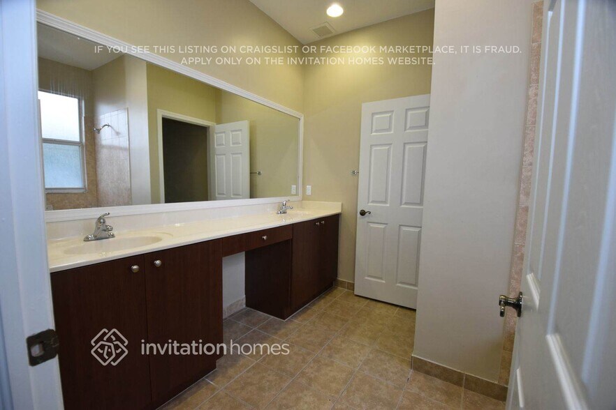Building Photo - 4025 SW 149th Ct