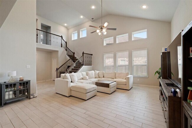 Building Photo - 2277 Forest Chestnut Dr
