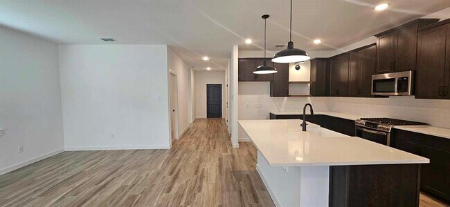 Building Photo - 8423 Bay Rdg Cir