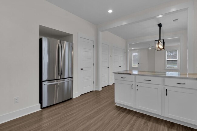 Building Photo - 268 Symphony Ave