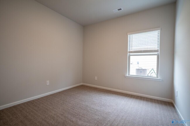 Building Photo - 14653 Mountain Strm Dr