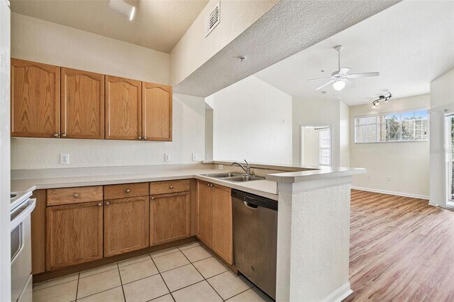 Building Photo - 5125 Palm Springs Blvd