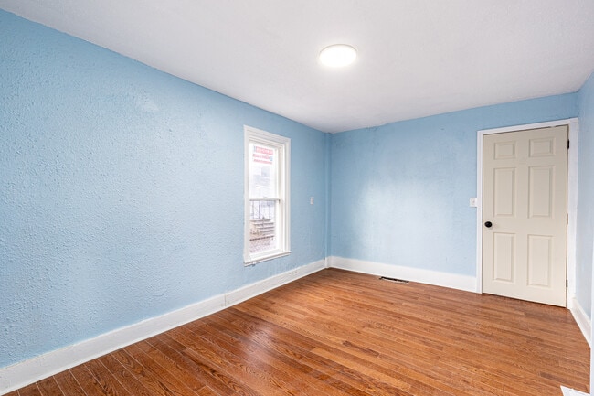 Building Photo - 83 Ridgeway Ave