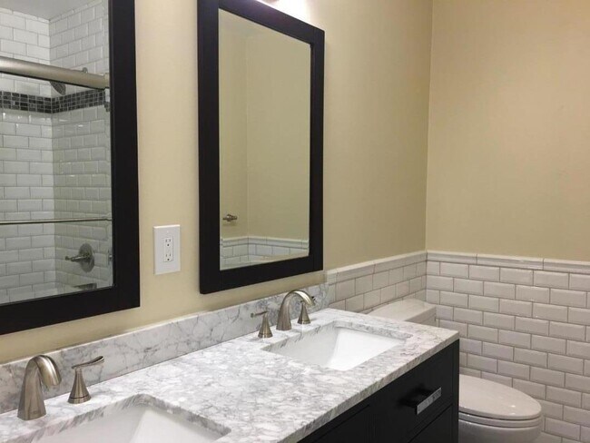 Building Photo - 10891 Santa Teresa Dr