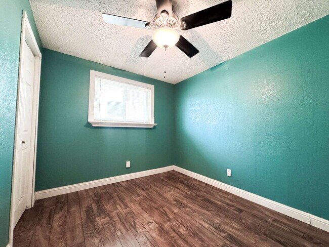 Building Photo - "Spacious 4-Bedroom, 2-Bathroom in Yuma!"