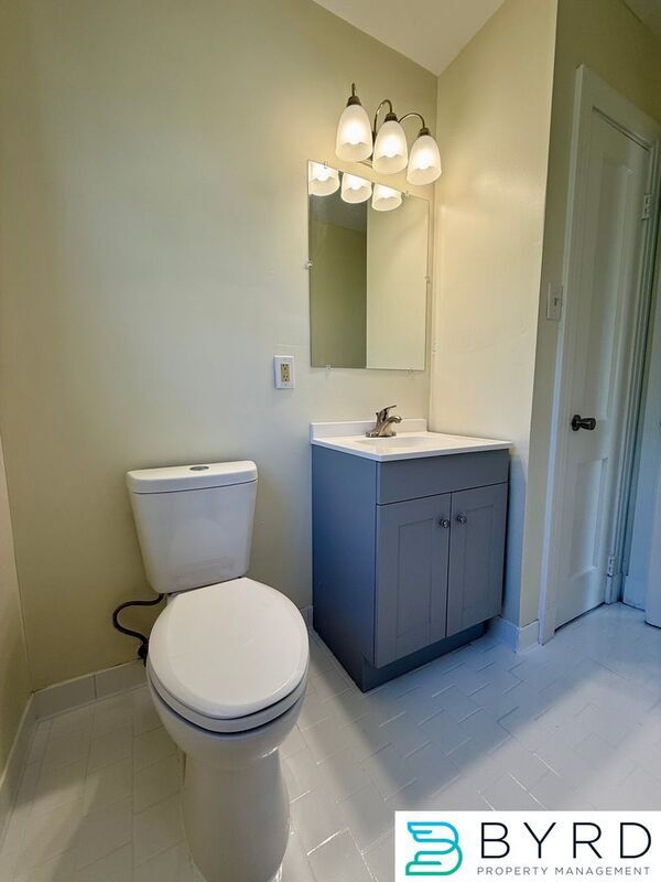 Building Photo - 5305 Lochaven Ave