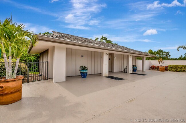 Building Photo - 5059 N Hwy A1A