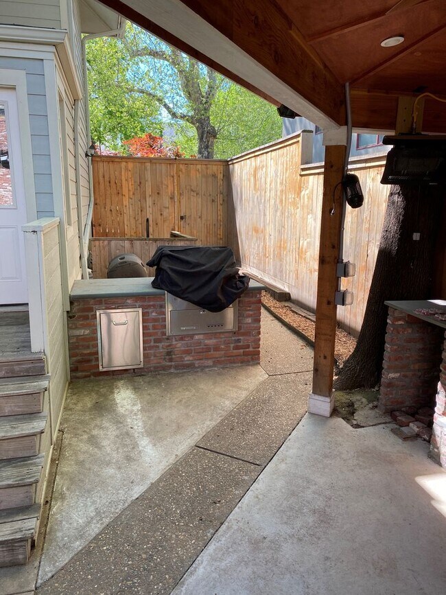 Building Photo - 1515 S Carson Ave