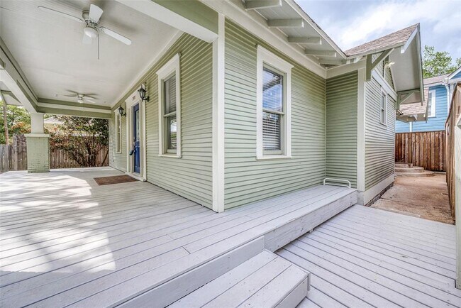 Building Photo - 701 Highland St