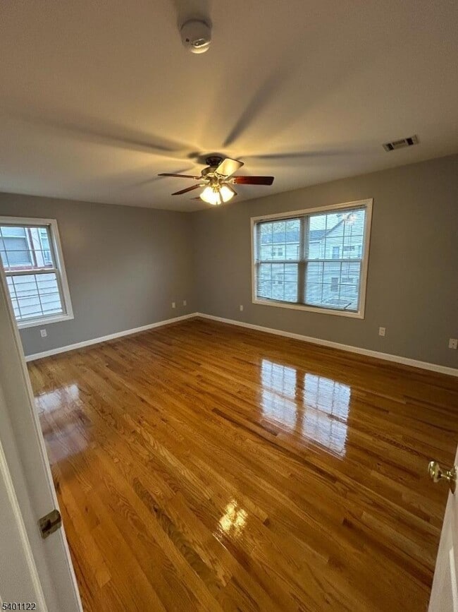 Building Photo - 150 Orange St