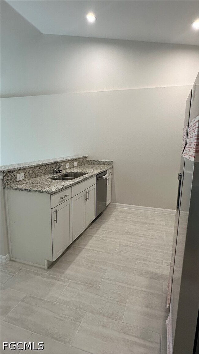 Building Photo - 607 SE 7th St