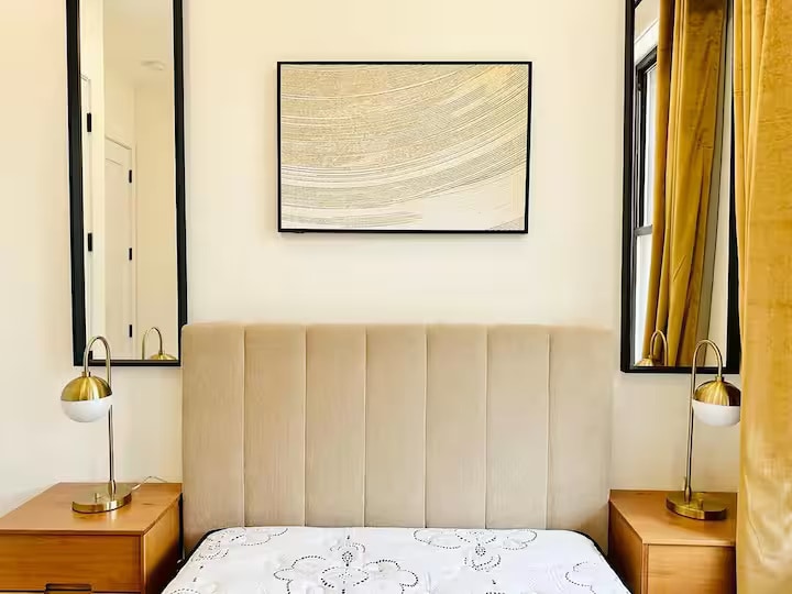 Building Photo - Furnished room/NOT APARTMENT