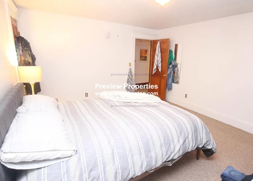 Building Photo - 9 Braemore Rd