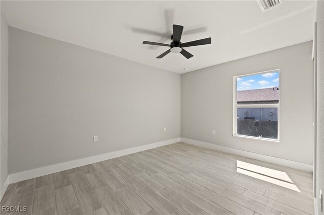 Building Photo - 1422 NE 19th Pl