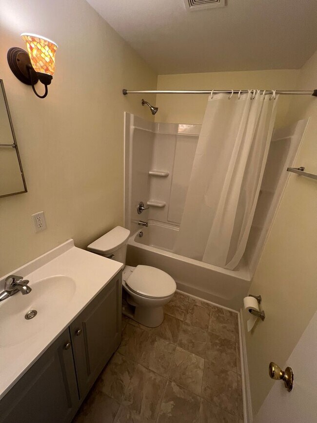 Building Photo - 936 Maryland Ave