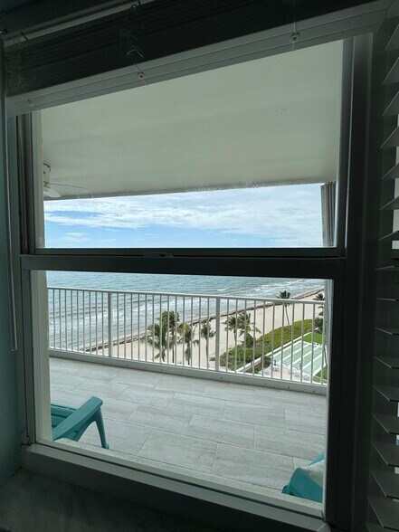 Building Photo - 3101 S Ocean Blvd