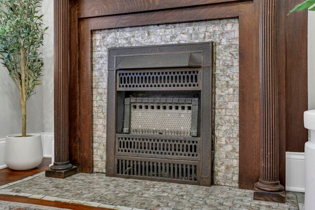 Building Photo - 634 Neil Ave