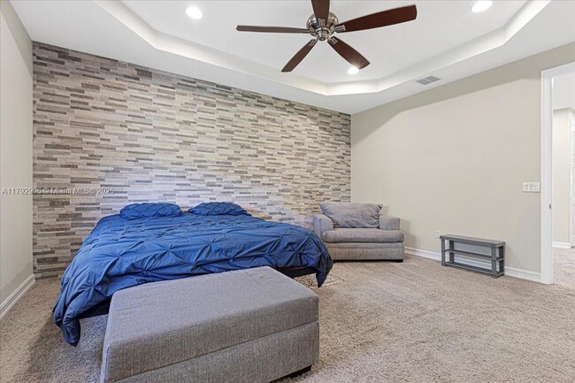Building Photo - 13013 Riverwalk Cir S