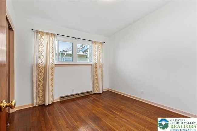 Building Photo - 732 N St Lucas St