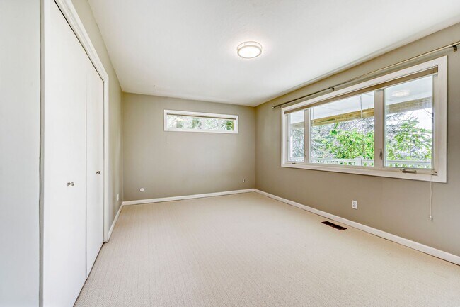 Building Photo - Updated Mid-Century 4BR / 2.5BA Daylight Ranch w/ Panoramic Views, Double Decks, A/C + 2-Car Garage