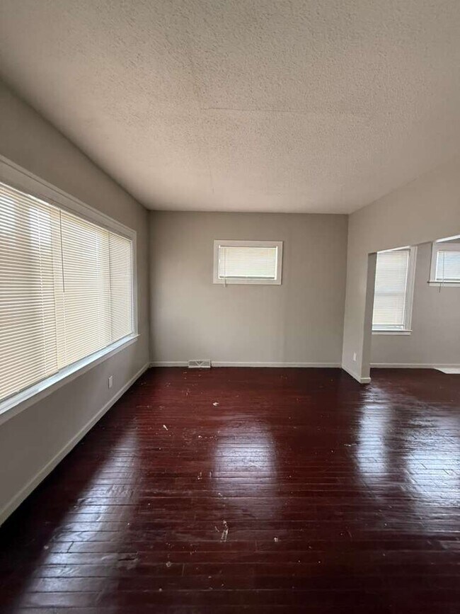 Building Photo - 13331 Strathmoor St