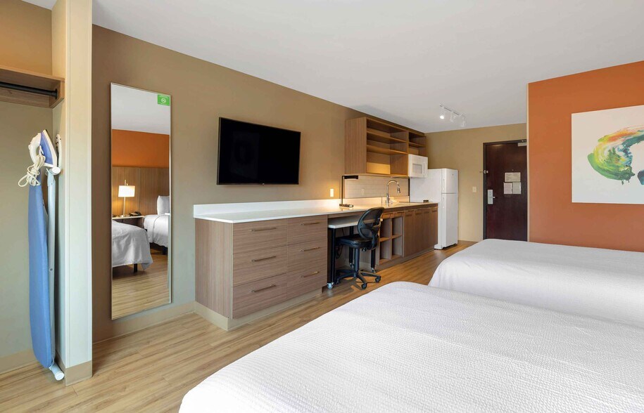 Building Photo - Furnished Studio-Providence - East Providence