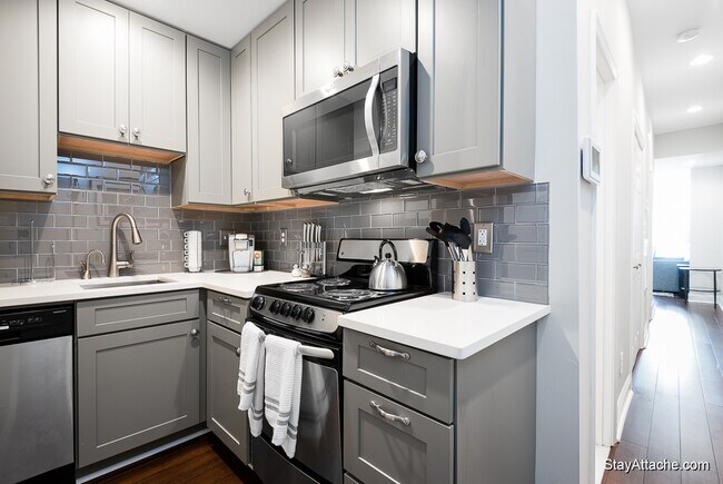 Building Photo - 1724 21st St NW