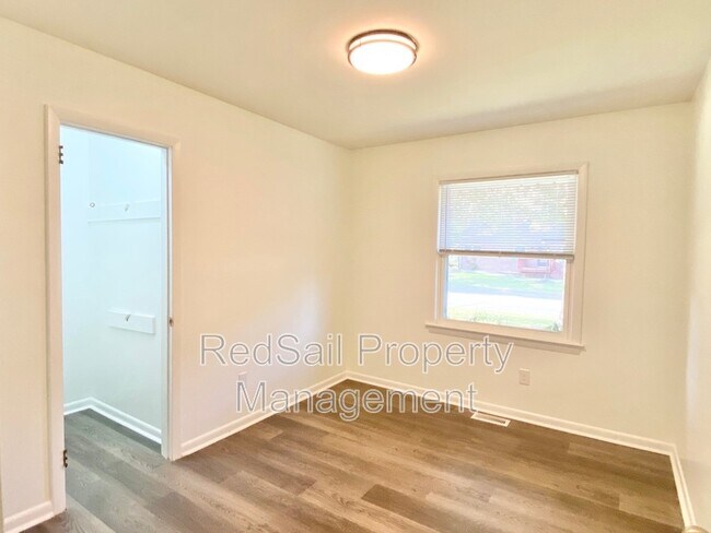 Building Photo - 1003 Faubus Dr