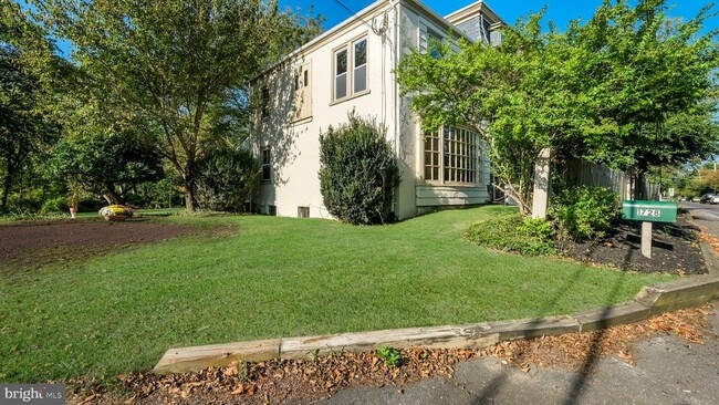 Building Photo - 1728 Sumneytown Pike