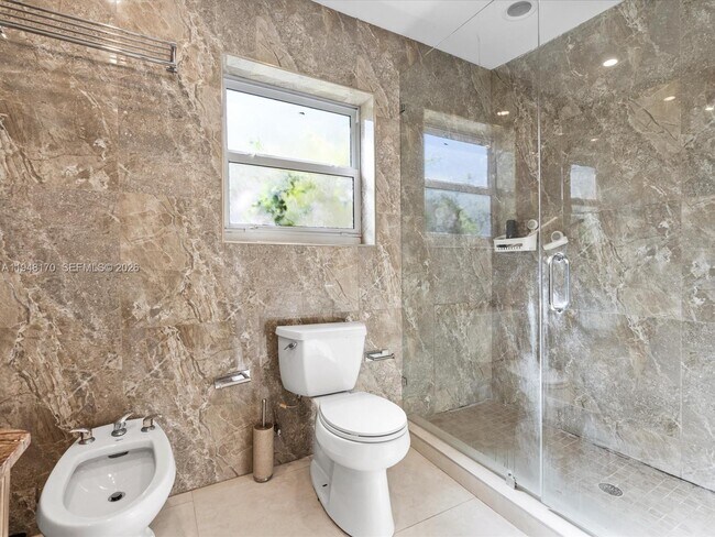 Building Photo - 201 Golden Beach Dr