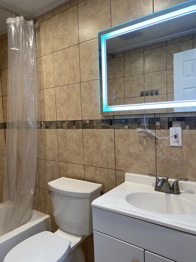 Building Photo - 7550 Eagle Rock Dr