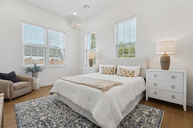 Building Photo - 18817 Selah Wy