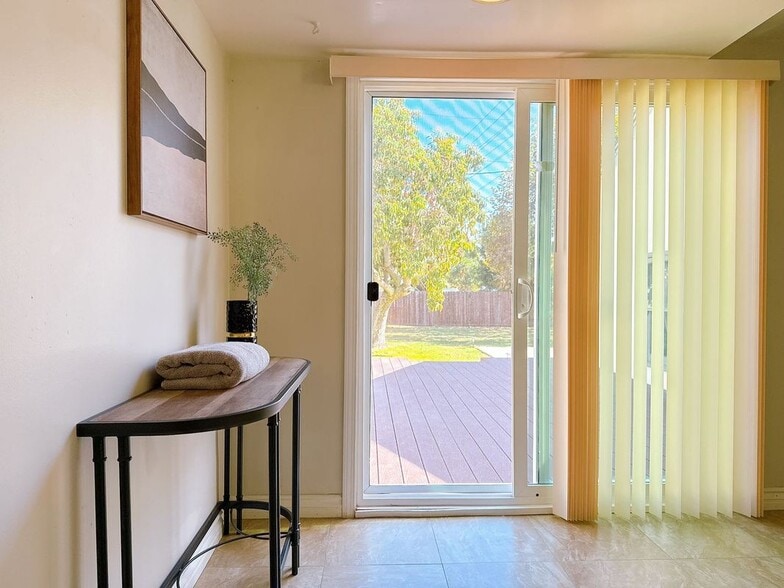 Building Photo - 2830 Winthrop Ave