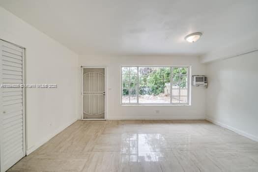 Building Photo - 1350 NE 149th St