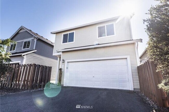 Building Photo - Premier Lake Stevens Living: Top-Rated Schools & Walkable Parks