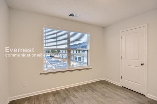 Building Photo - 345 Raines Ct