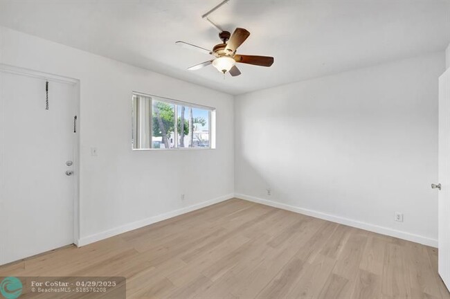 Building Photo - 4525 NE 21st Ave