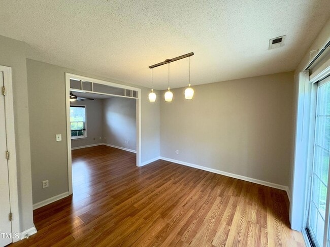 Building Photo - 324 Downing Glen Dr